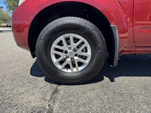 Used 2014 Nissan Frontier SV AWD/4WD image 4