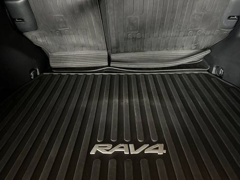 Used 2021 Toyota RAV4 XLE Premium AWD/4WD image 15
