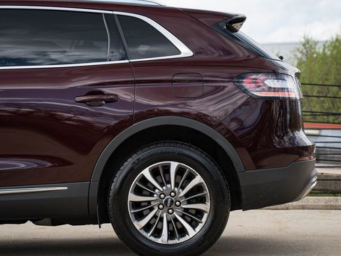 Used 2023 Lincoln Nautilus AWD w/ Premium Package image 4