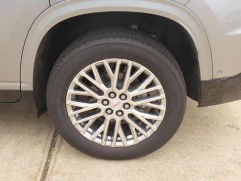 Used 2025 GMC Acadia Denali w/ Super Cruise Package FWD image 16