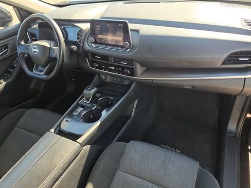 Certified 2025 Nissan Rogue SV FWD image 12