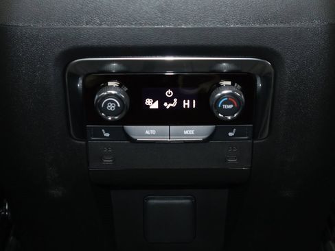 New 2025 Chevrolet Suburban Premier w/ Sun And Tow Package image 31