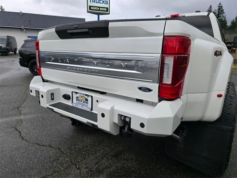 Used 2020 Ford F450 Platinum w/ Camper Package image 15