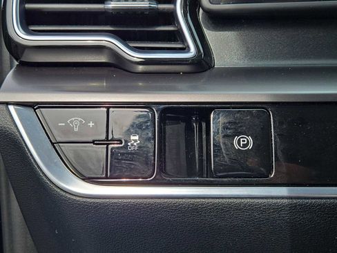 Used 2023 Kia Sportage EX image 22