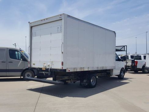 Used 2018 Chevrolet Express 3500 RWD image 7