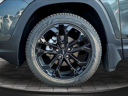 Used 2021 GMC Terrain SLE w/ Driver Convenience Package AWD/4WD image 27