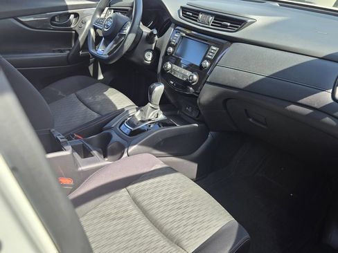 Used 2020 Nissan Rogue S FWD image 8