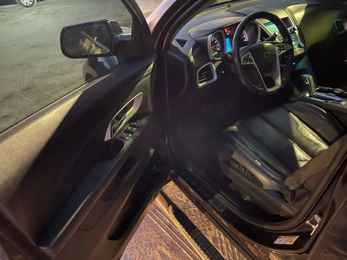 Used 2010 Chevrolet Equinox LT w/ Chrome Appearance Package image 10