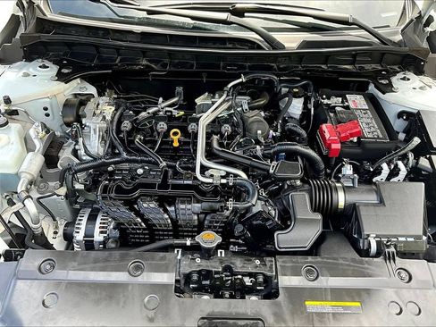 Used 2025 Nissan Altima 2.5 SV FWD image 29