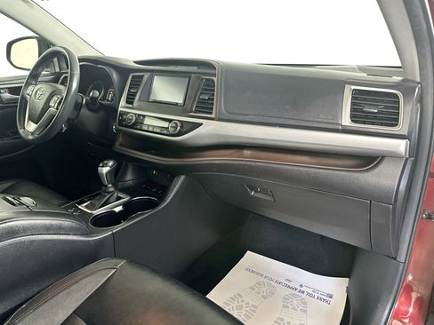 Used 2016 Toyota Highlander XLE AWD/4WD image 28