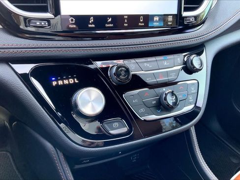 Used 2026 Chrysler Pacifica Pinnacle FWD image 22