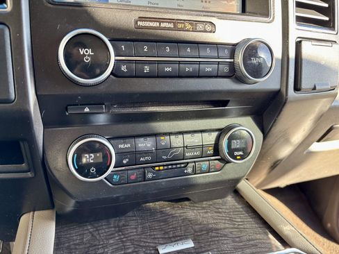 Used 2018 Ford Expedition Max Limited image 35