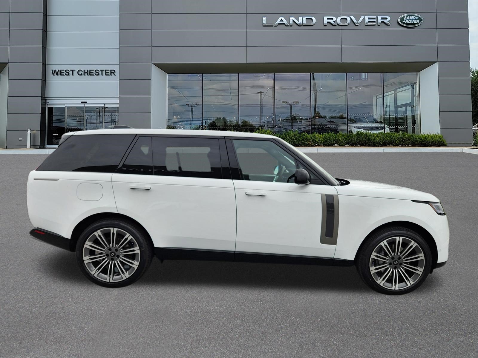 New 2027 Land Rover Range Rover Long Wheelbase SE AWD/4WD image 6