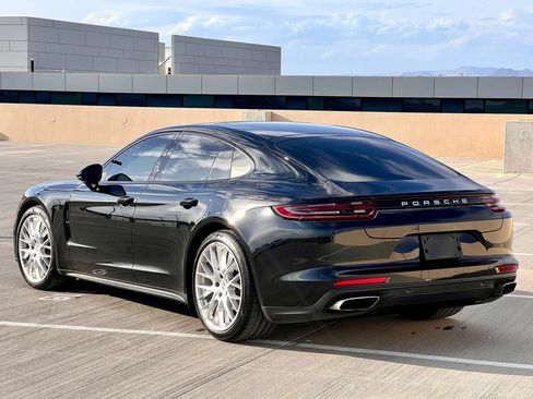 Used 2018 Porsche Panamera image 9
