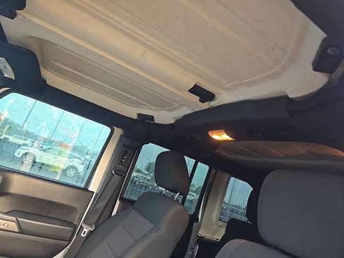 Used 2016 Ford Transit Connect XL FWD image 5