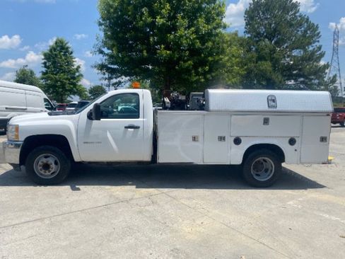 Used 2013 Chevrolet Silverado 3500 W/T image 4