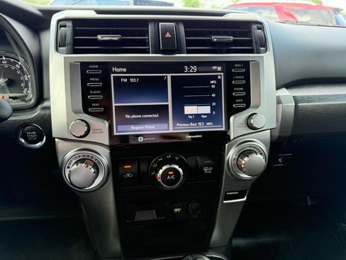 Used 2024 Toyota 4Runner SR5 AWD/4WD image 28