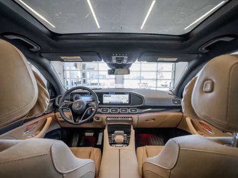 New 2026 Mercedes-Benz GLS 580 4MATIC image 27