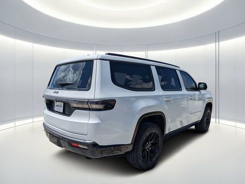New 2026 Jeep Grand Wagoneer Limited AWD/4WD image 4