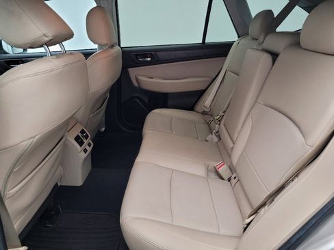 Used 2016 Subaru Outback 3.6R Limited image 18