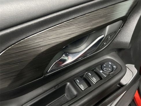 Used 2024 GMC Terrain SLE image 22