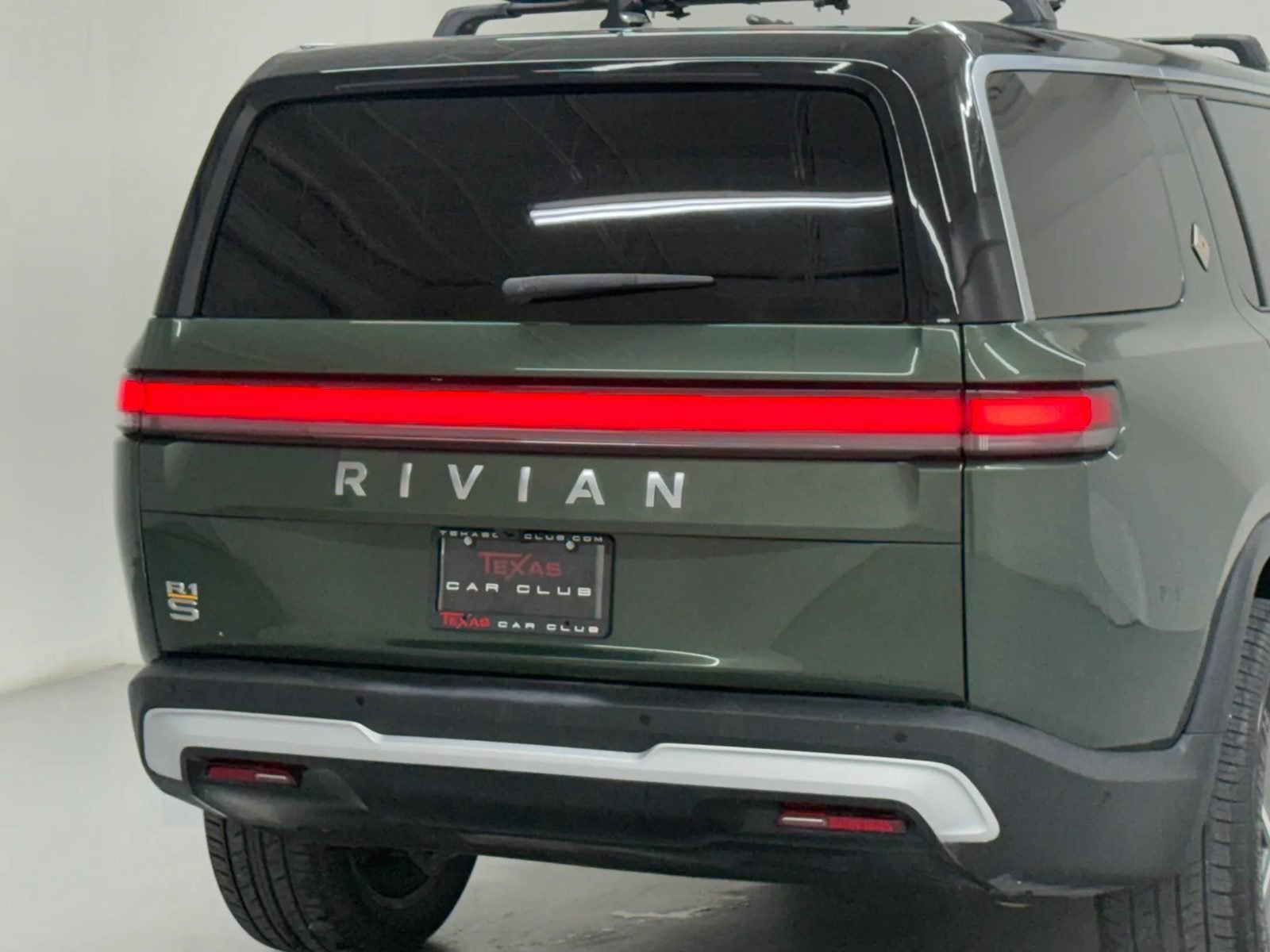 Used 2024 Rivian R1S Adventure Quad AWD/4WD image 42