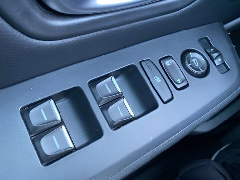 Used 2025 Honda Pilot EX-L image 19