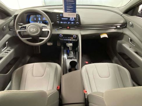 Certified 2025 Hyundai Elantra Sport image 10