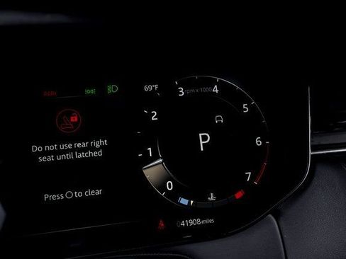 Used 2023 Land Rover Range Rover Long Wheelbase SE image 40