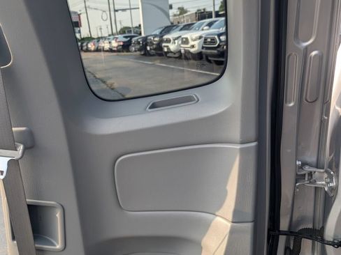 Used 2015 Toyota Tacoma 4x4 Access Cab w/ Convenience Package image 18