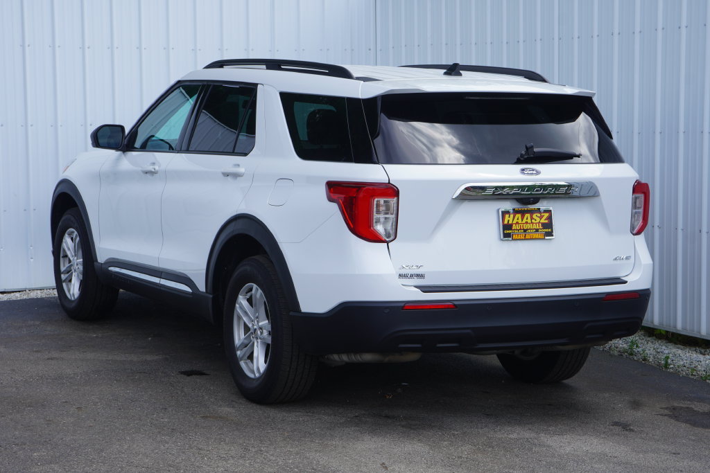 Used 2022 Ford Explorer XLT AWD/4WD image 4