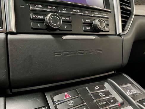 Used 2015 Porsche Macan Turbo AWD/4WD image 34