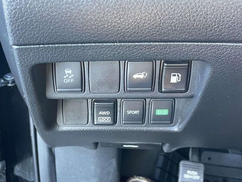 Used 2018 Nissan Rogue SV image 17