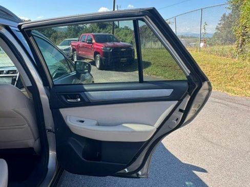 Used 2019 Subaru Outback 2.5i Premium AWD/4WD image 14