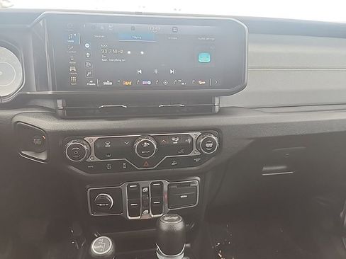 Used 2024 Jeep Wrangler Sport S image 16