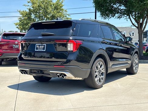 Used 2025 Ford Explorer Platinum w/ Ultimate Package RWD image 8