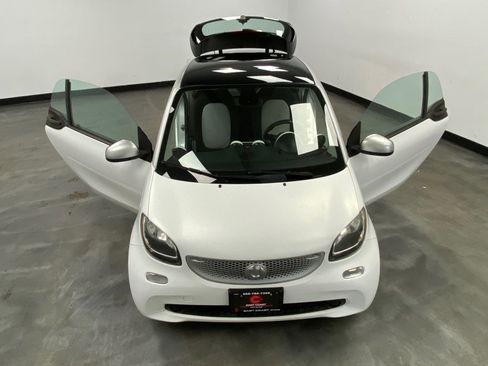 Used 2016 smart fortwo passion image 41