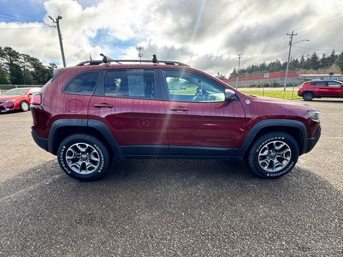 Used 2020 Jeep Cherokee Trailhawk w/ Cold Weather Group image 7