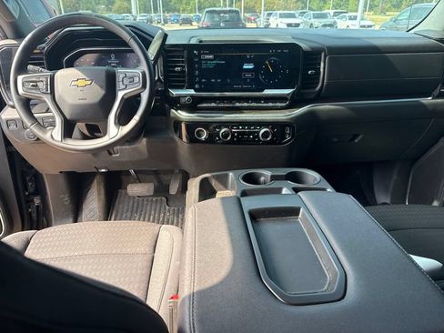 Used 2023 Chevrolet Silverado 1500 LT AWD/4WD image 5