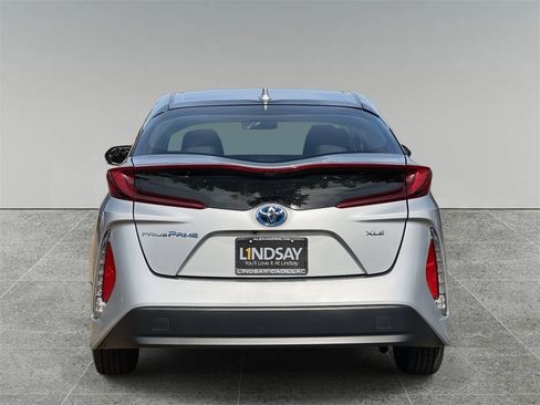 Used 2022 Toyota Prius Prime XLE image 10