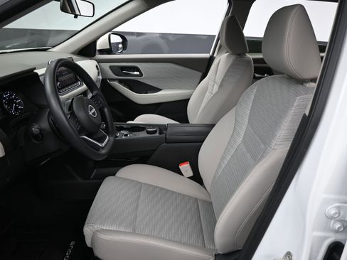 Certified 2023 Nissan Rogue SV image 10