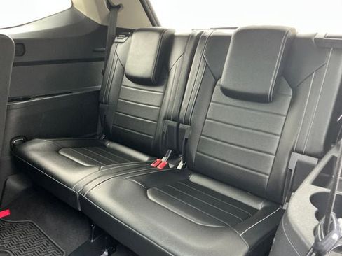 Used 2022 Volkswagen Atlas SEL Premium image 24