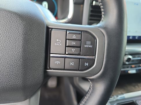 Used 2022 Ford F150 Lariat w/ Trailer Tow Package AWD/4WD image 17