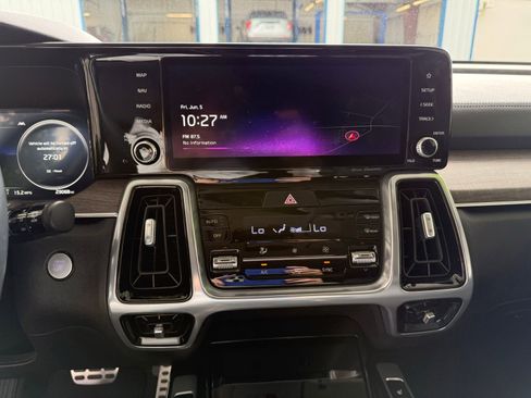 Used 2023 Kia Sorento SX Prestige AWD/4WD image 16