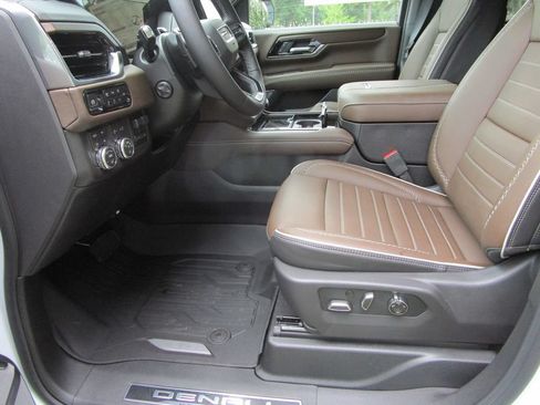 New 2026 GMC Yukon Denali Ultimate AWD/4WD image 37