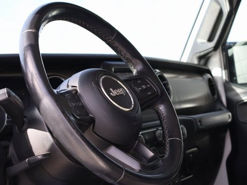 Used 2021 Jeep Gladiator Sport image 25