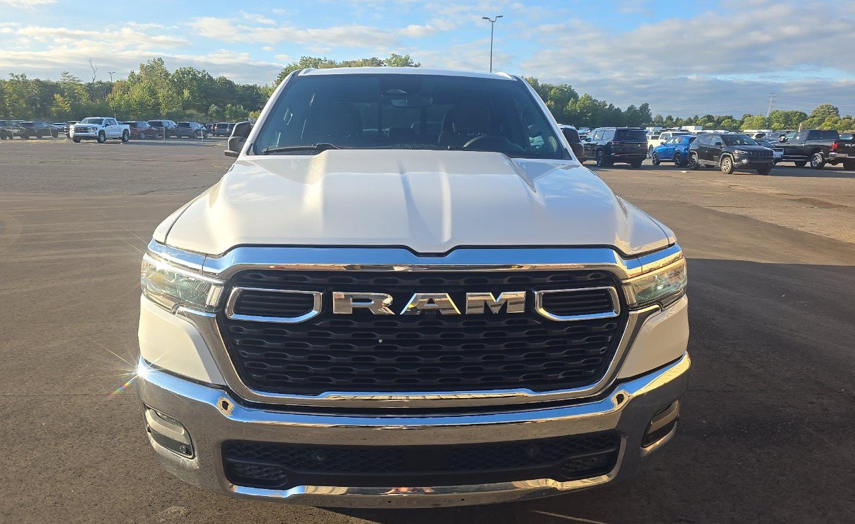 Used 2025 RAM 1500 Big Horn AWD/4WD image 3