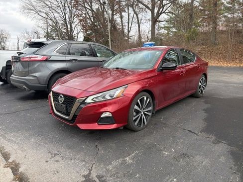 Used 2019 Nissan Altima 2.5 SR w/ SR Premium Package image 4