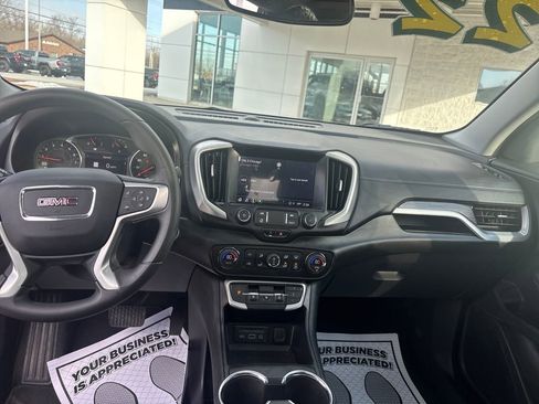 Used 2022 GMC Terrain SLE w/ Driver Convenience Package image 17