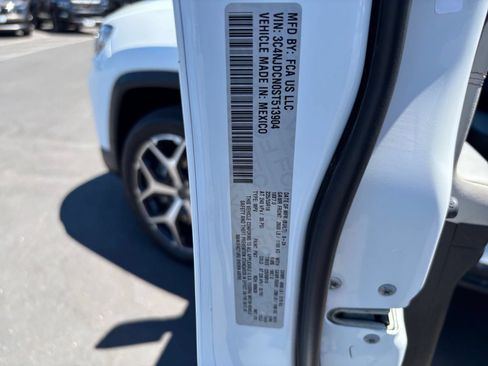 Used 2025 Jeep Compass Limited AWD/4WD image 30